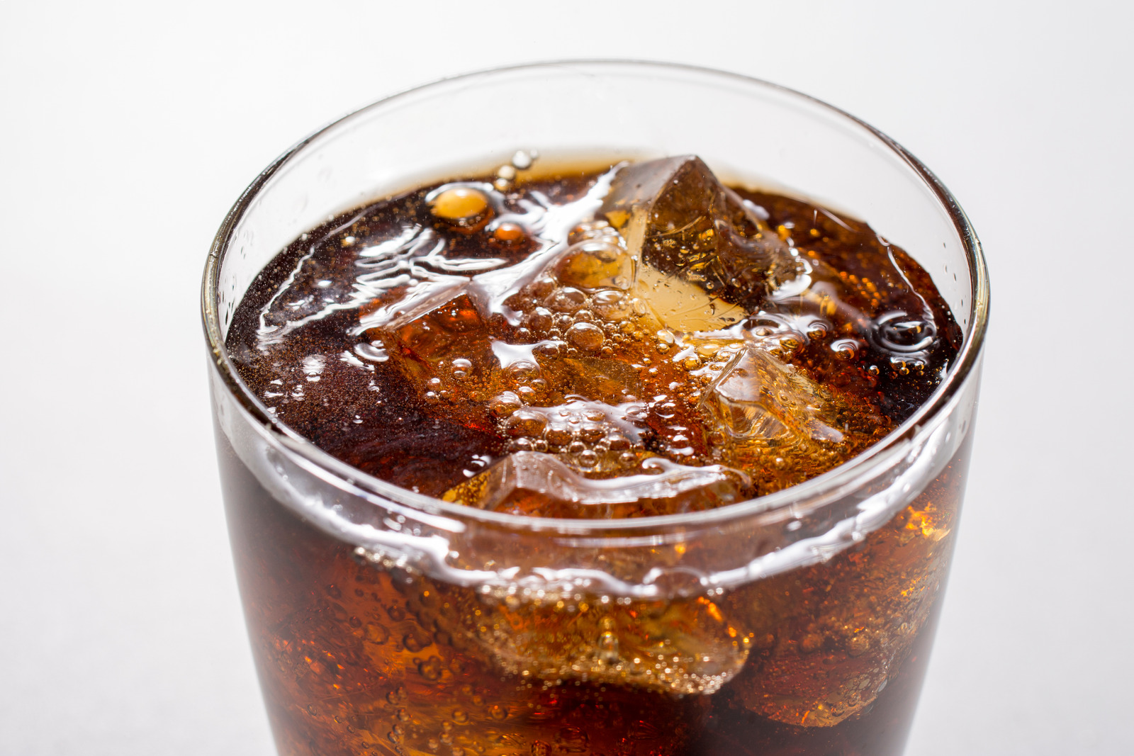 Does Diet Coke Have More Caffeine Than Regular Coke? - PaperJaper